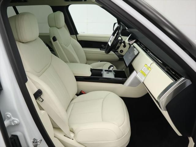 Thumbnail: 2025 Land Rover Range Rover - 21