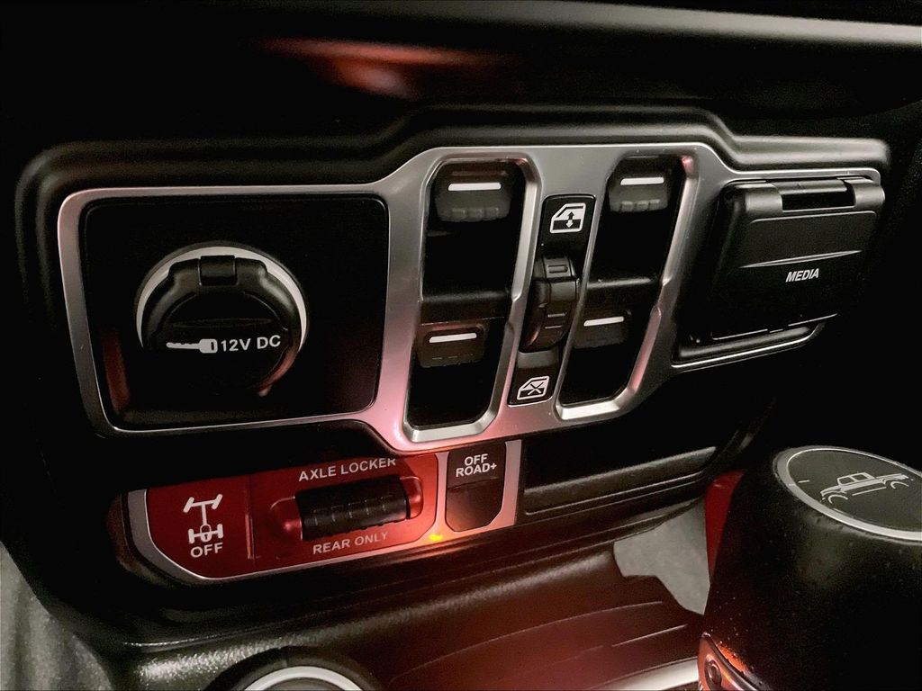 2021 Jeep Gladiator — photo 26