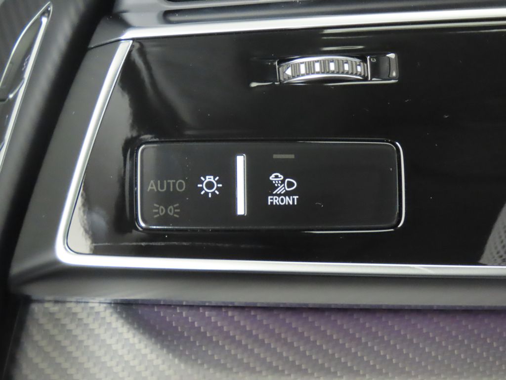 Thumbnail: 2026 Audi SQ7 - 16