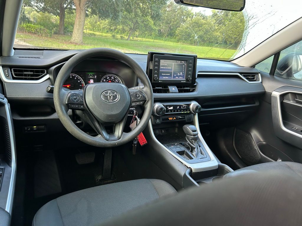 Thumbnail: 2020 Toyota RAV4 - 12