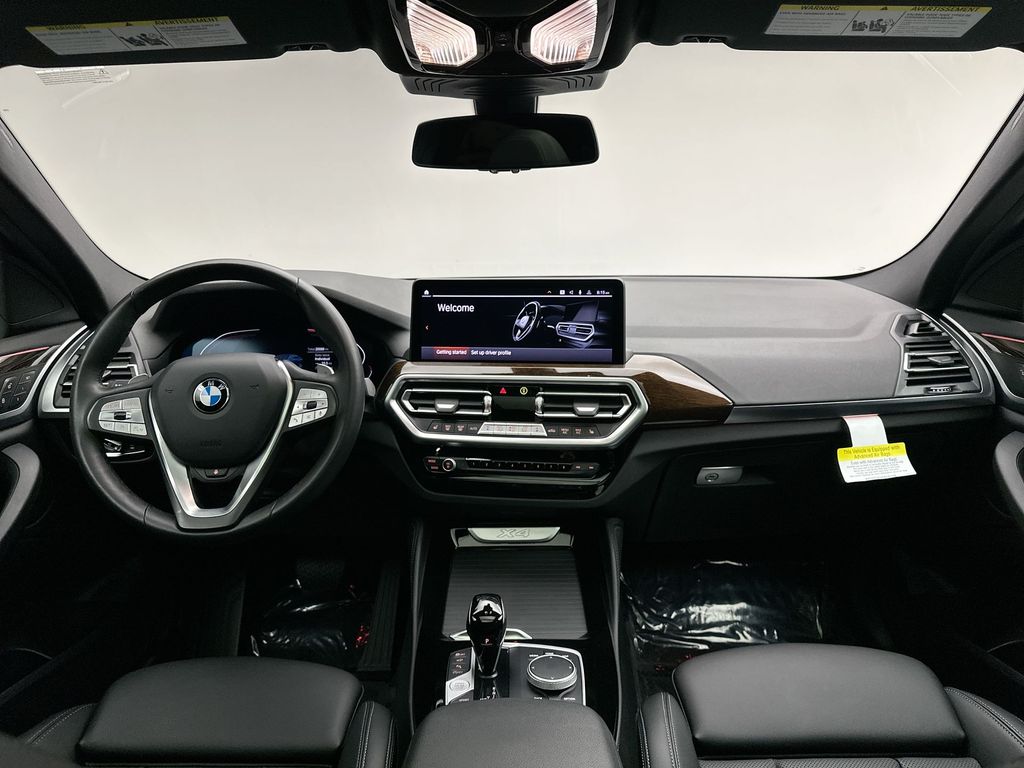 Thumbnail: 2025 BMW X4 - 8