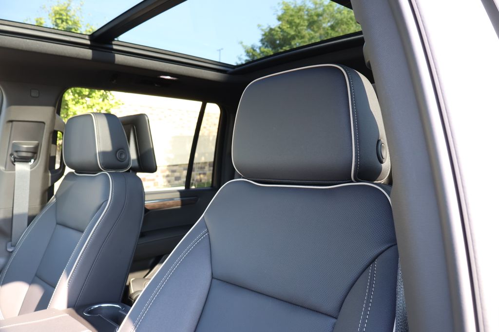 Thumbnail: 2025 Chevrolet Suburban - 15