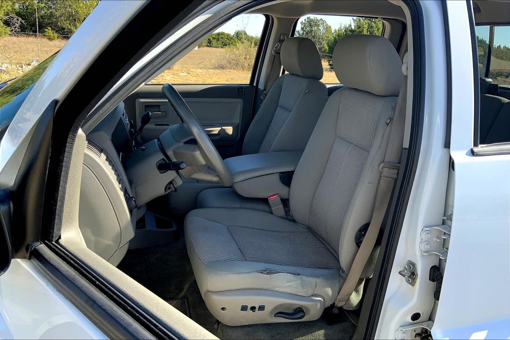 2007 Dodge Dakota SLT 23