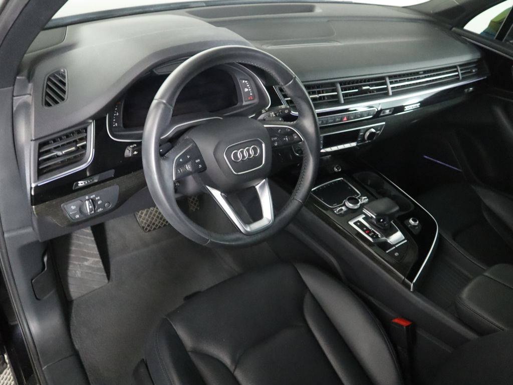 Thumbnail: 2019 Audi Q7 - 9