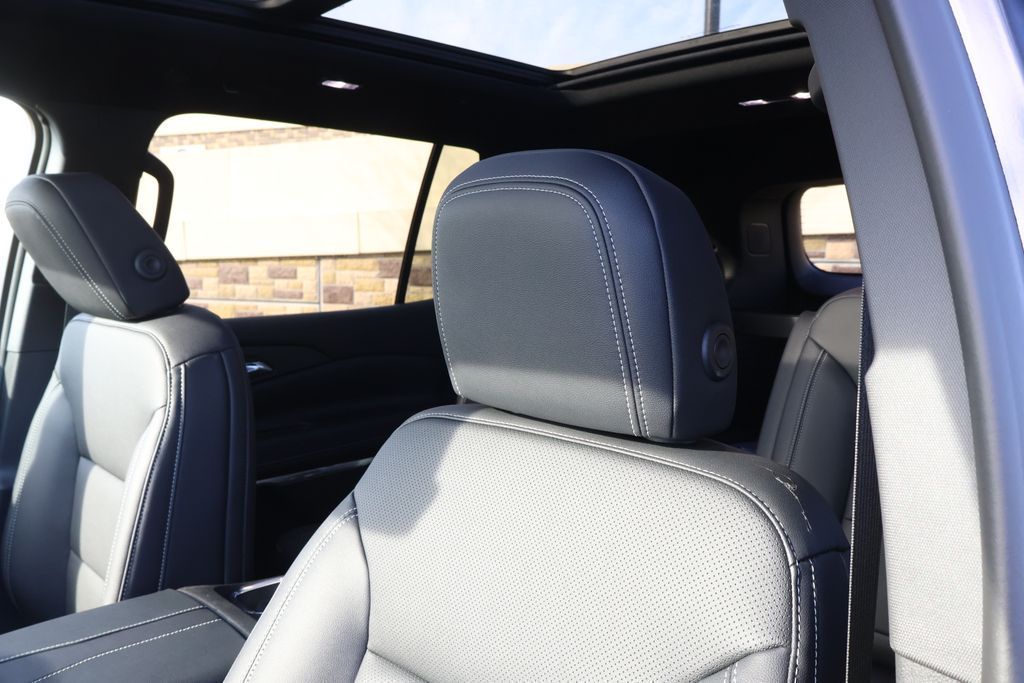 Thumbnail: 2026 Chevrolet Traverse - 15