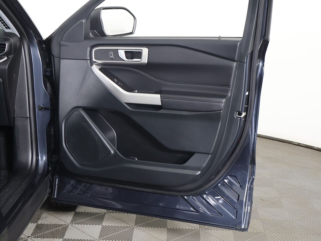 Used 2024 Blue Ford XLT image 23