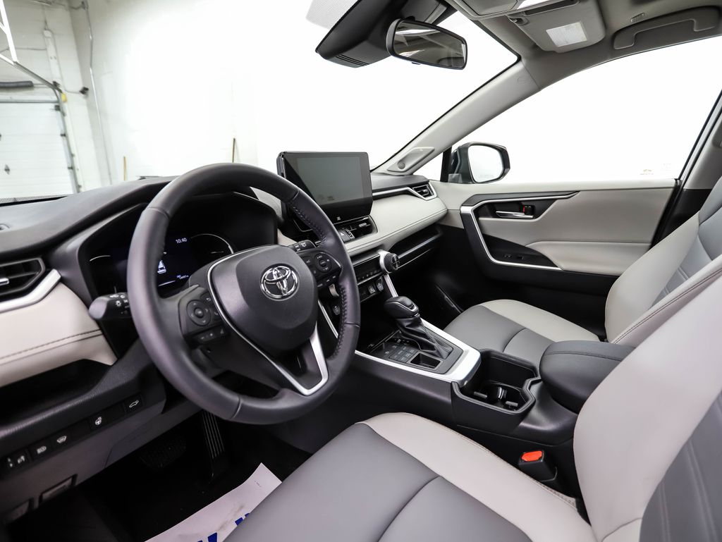 Thumbnail: 2023 Toyota RAV4 - 10