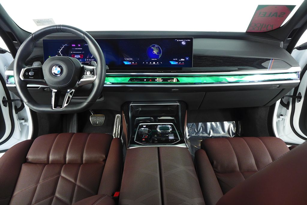 Thumbnail: 2025 BMW 7 Series - 24