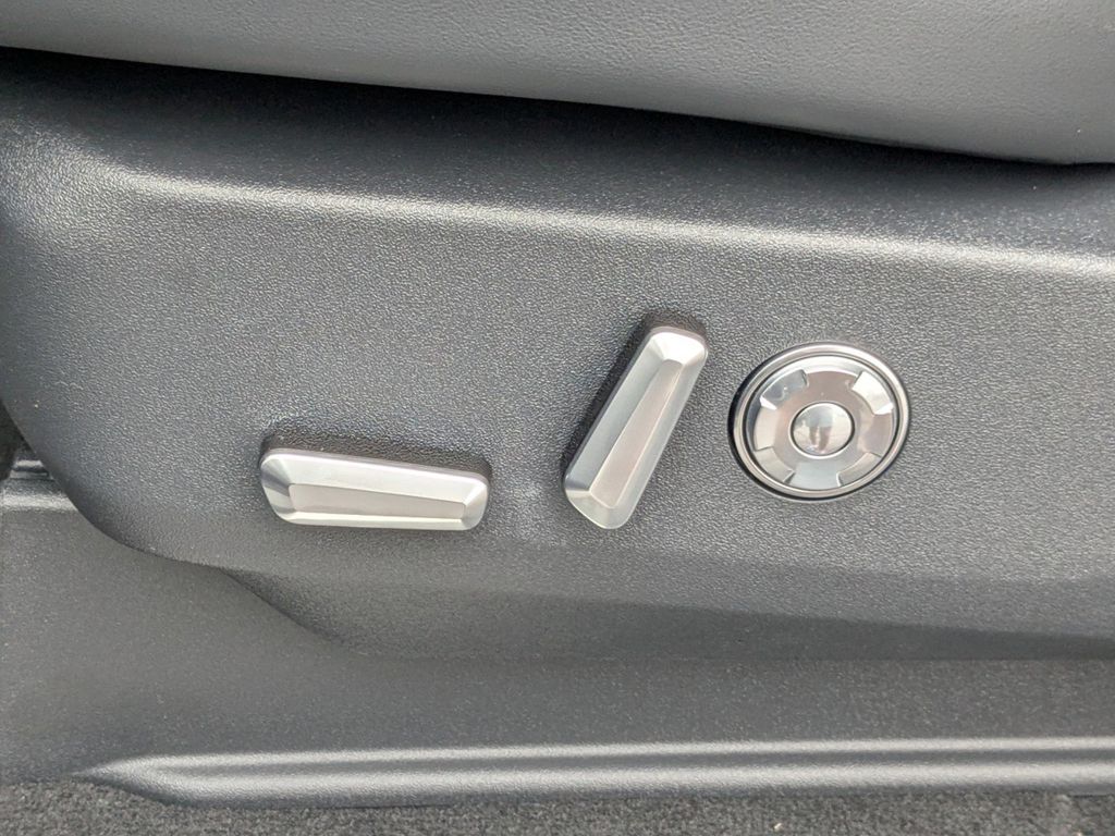 2025 Lincoln Navigator Black Label L