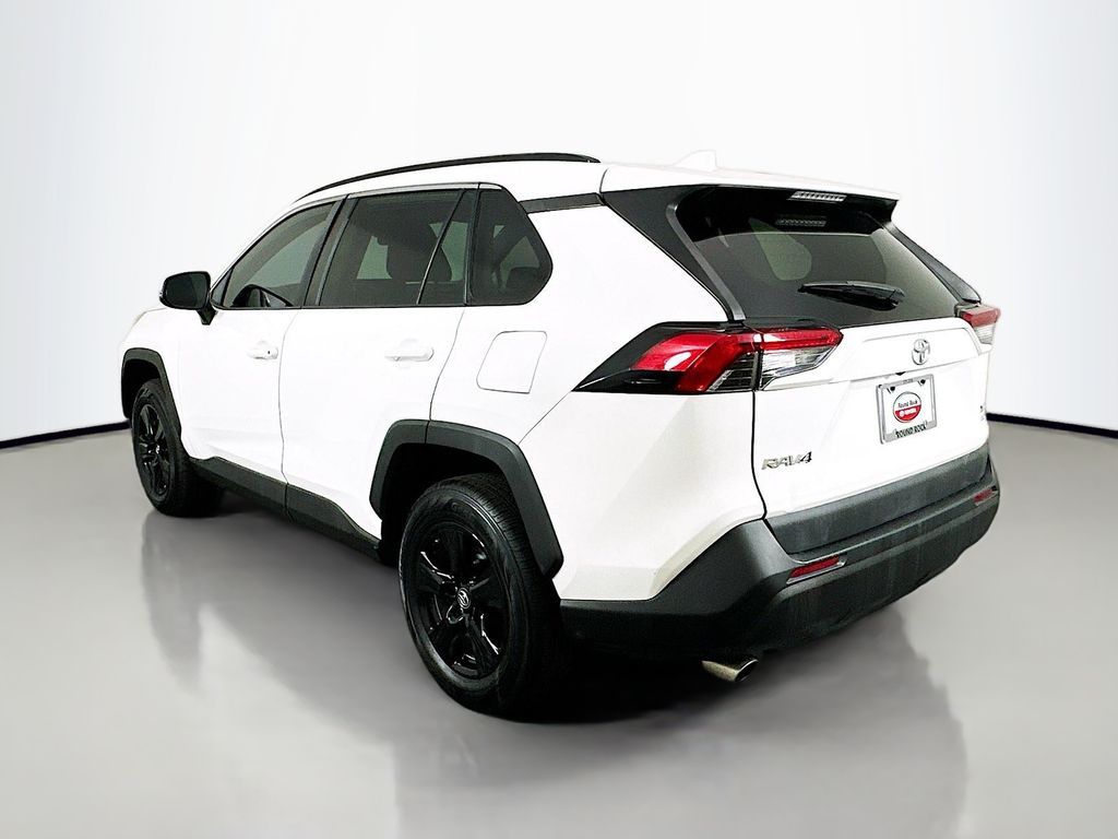 2019 Toyota RAV4 XLE 7