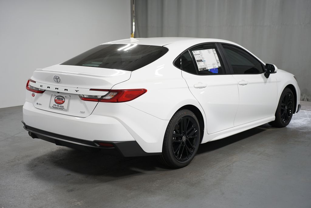 2025 Toyota Camry SE 8