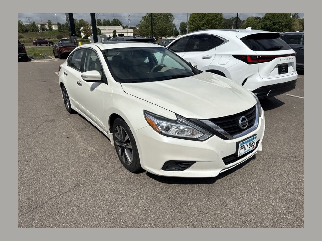 Pearl White 2017 Nissan Altima Sedan Front-Wheel Drive Continuously Variable Transmission