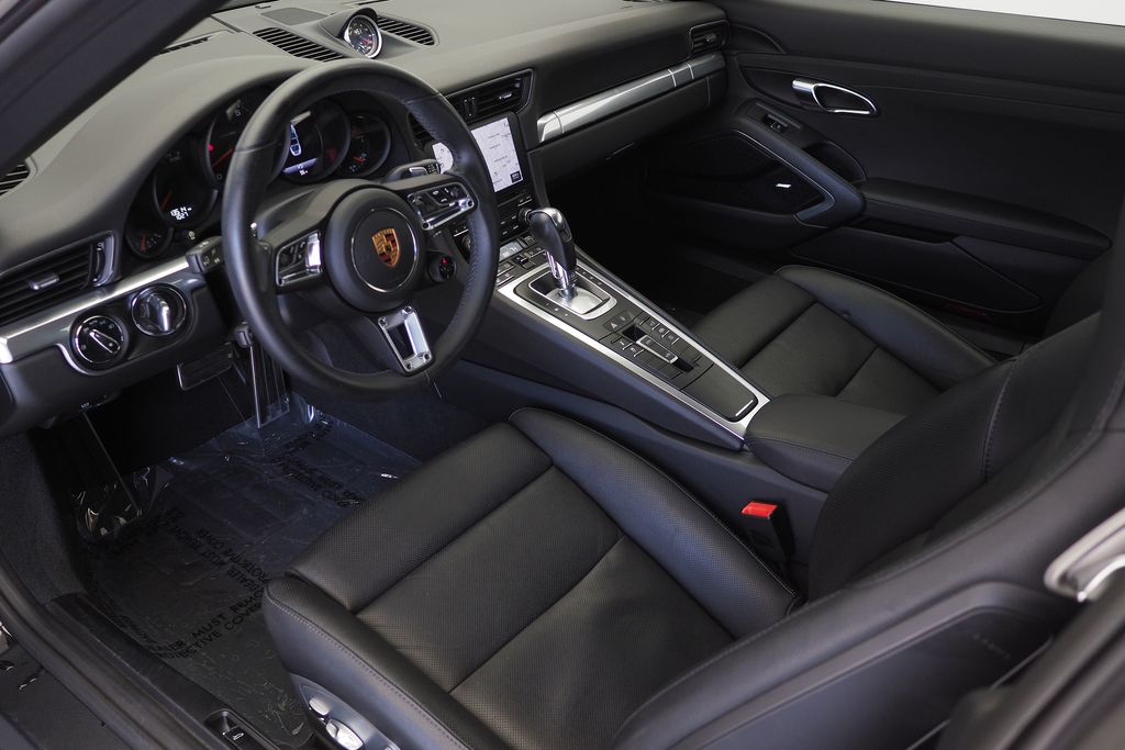Thumbnail: 2019 Porsche 911 - 12