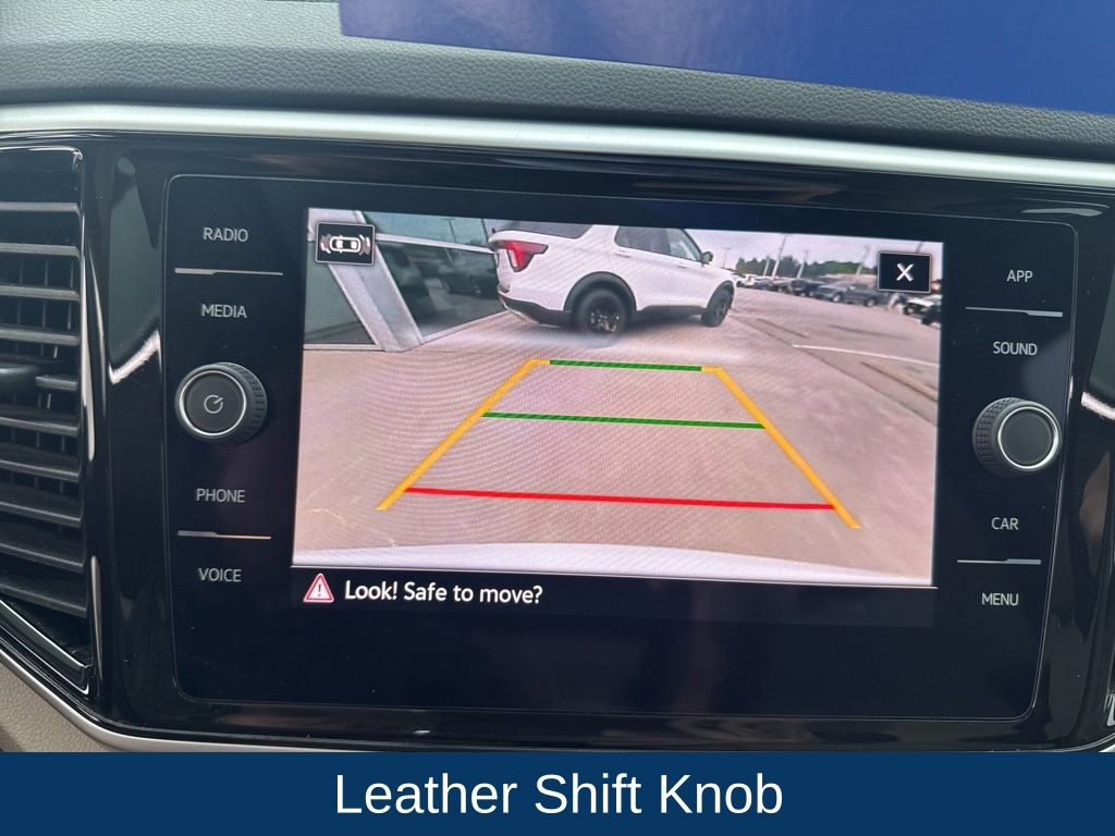 2022 Volkswagen Atlas 3.6L V6 SE w/Technology