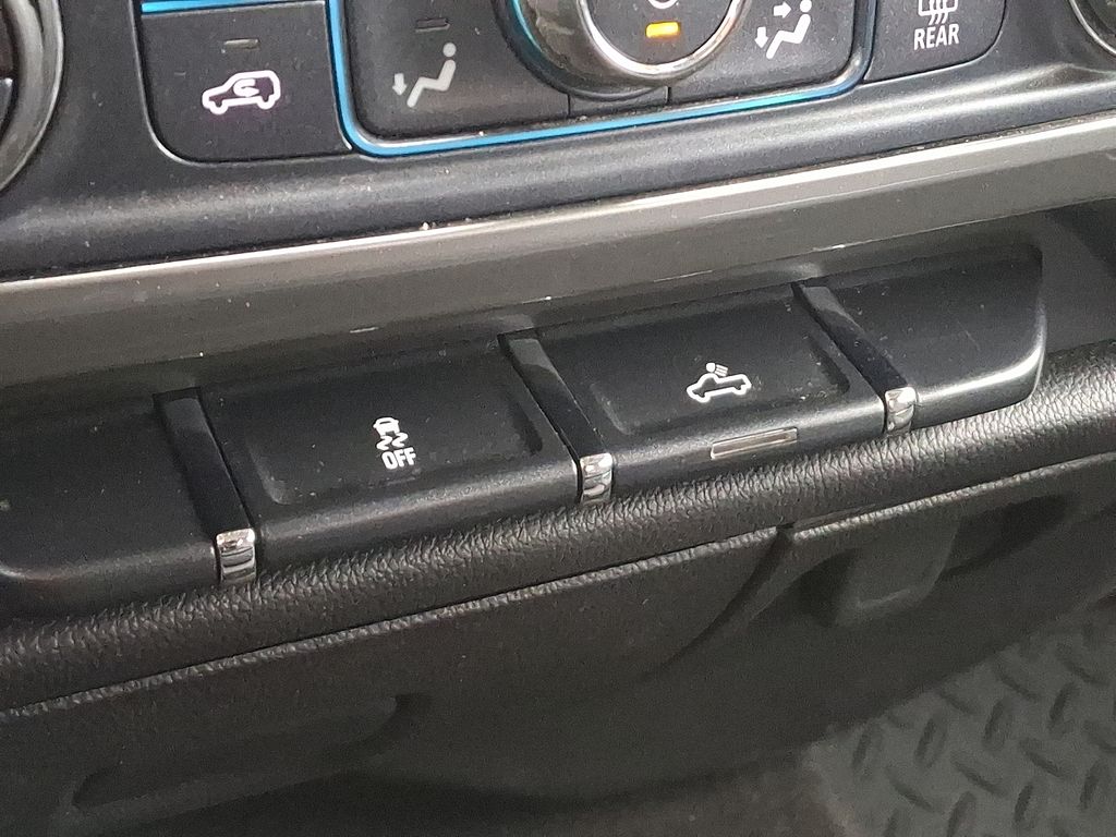 Thumbnail: 2017 Chevrolet Silverado 1500 - 23