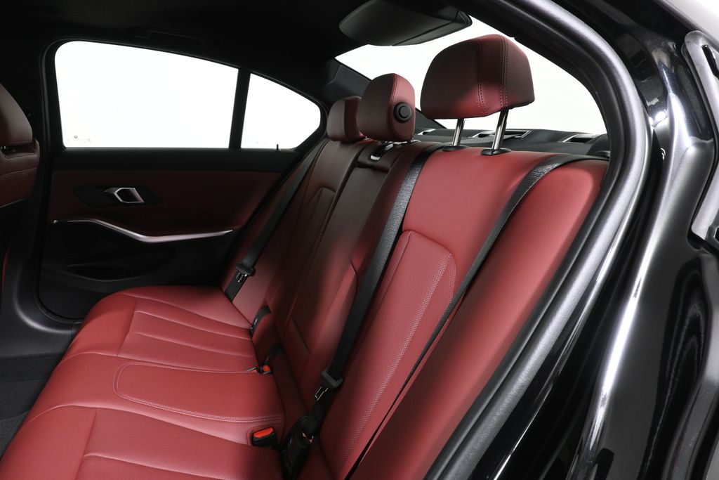 Thumbnail: 2026 BMW 3 Series - 4