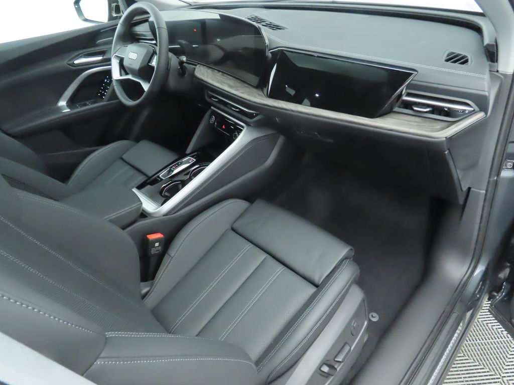 Thumbnail: 2025 Audi Q5 - 19