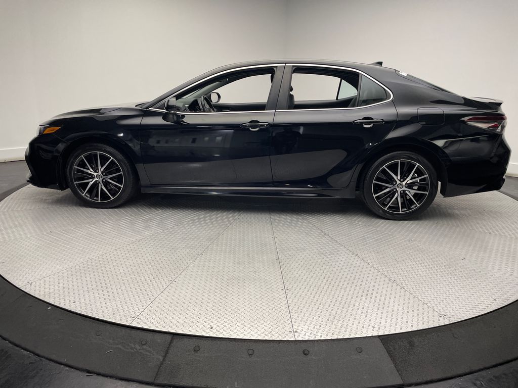 2023 Toyota Camry SE 8