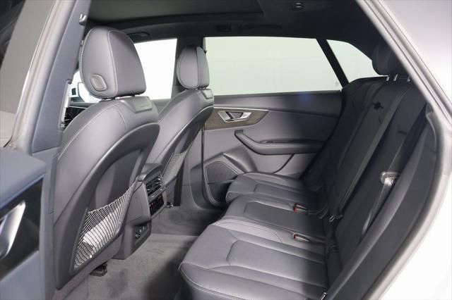 Thumbnail: 2026 Audi Q8 - 6