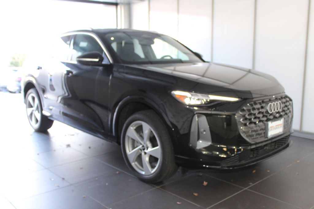 2025 Audi New Q5 Premium Plus's photo