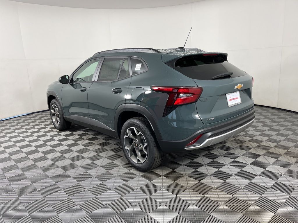 Thumbnail: 2025 Chevrolet Trax - 3
