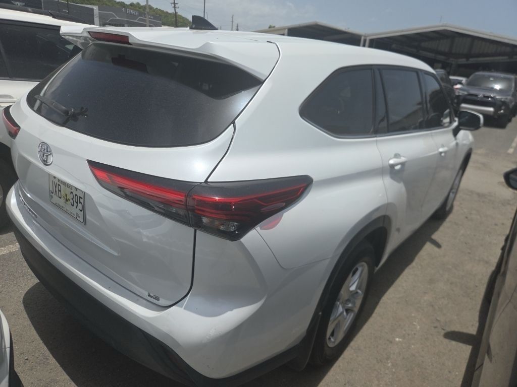 Thumbnail: 2022 Toyota Highlander - 3