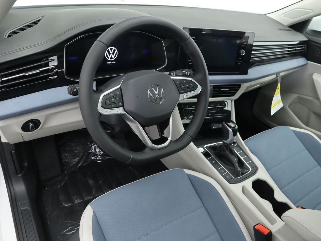 2025 Volkswagen Jetta SE 10