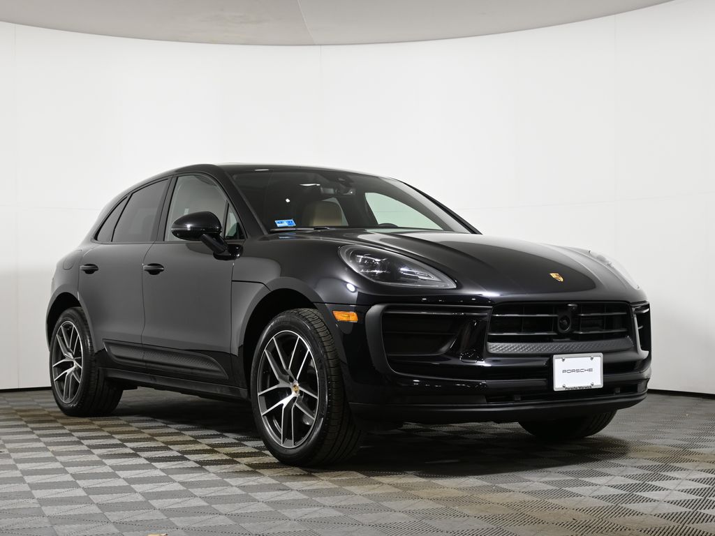 Thumbnail: 2024 Porsche Macan - 9