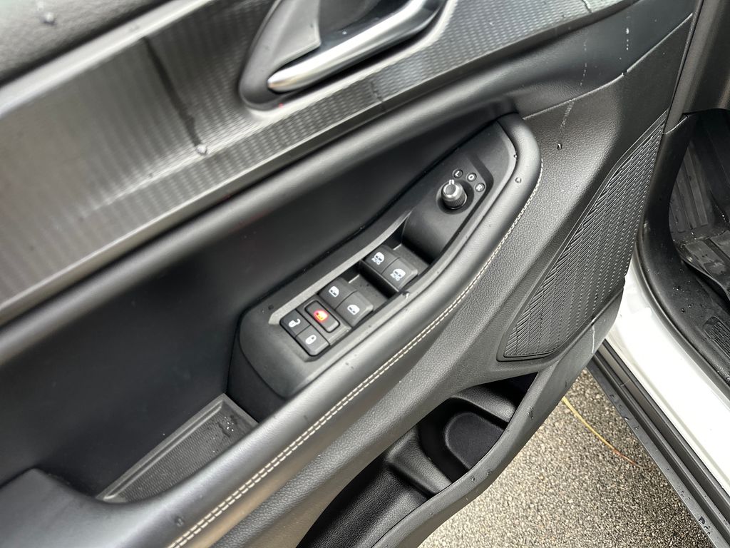 Used Car 2023 Jeep Grand Cherokee L  Altitude For Sale Under $30,000 In Austin, Texas