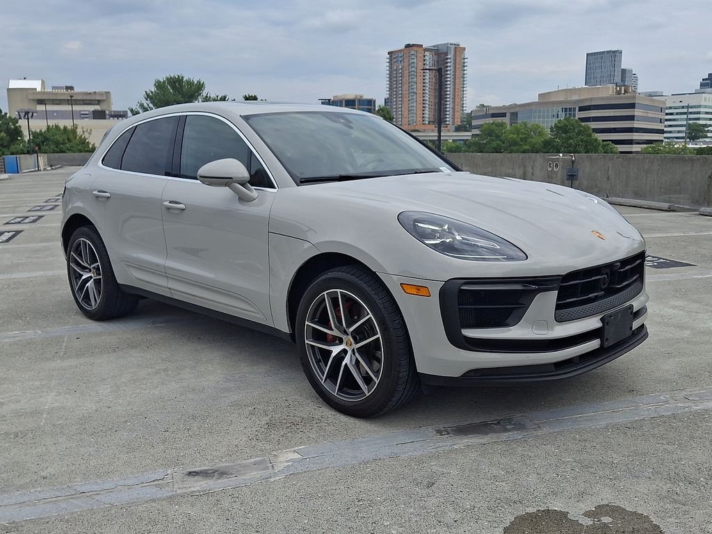Thumbnail: 2023 Porsche Macan - 7