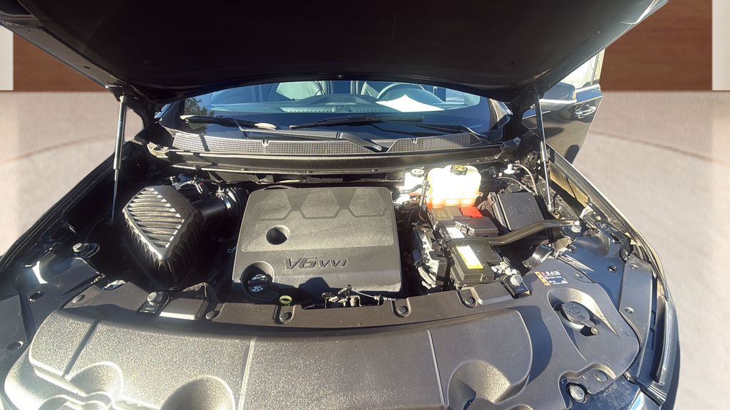 used 2023 Chevrolet Traverse car, priced at $36,800