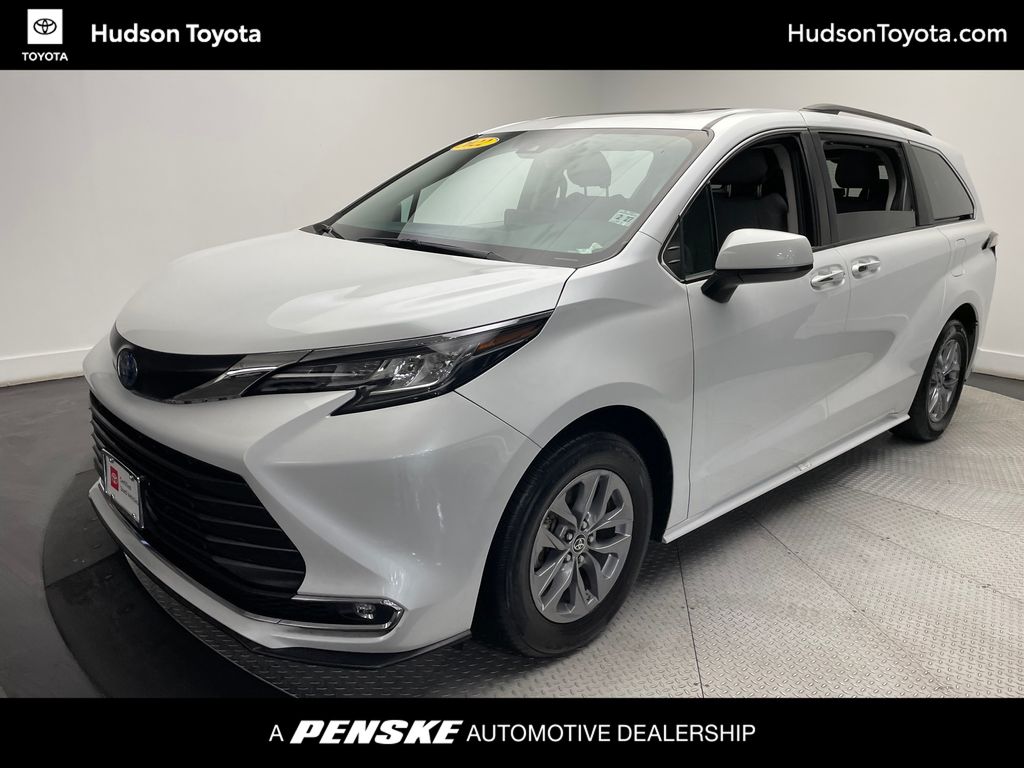 2022 Toyota Sienna XLE -
                Jersey City, NJ