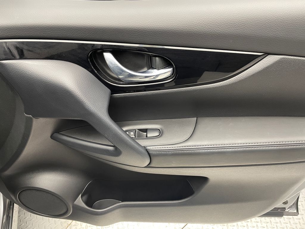 Thumbnail: 2022 Nissan Rogue Sport - 15