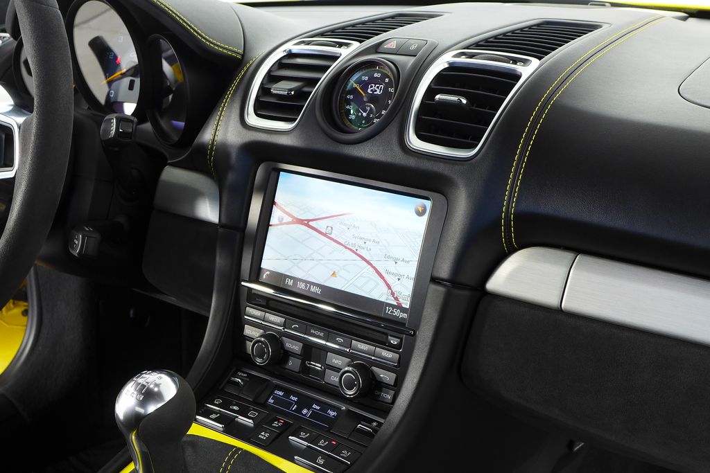 Thumbnail: 2016 Porsche Cayman - 16