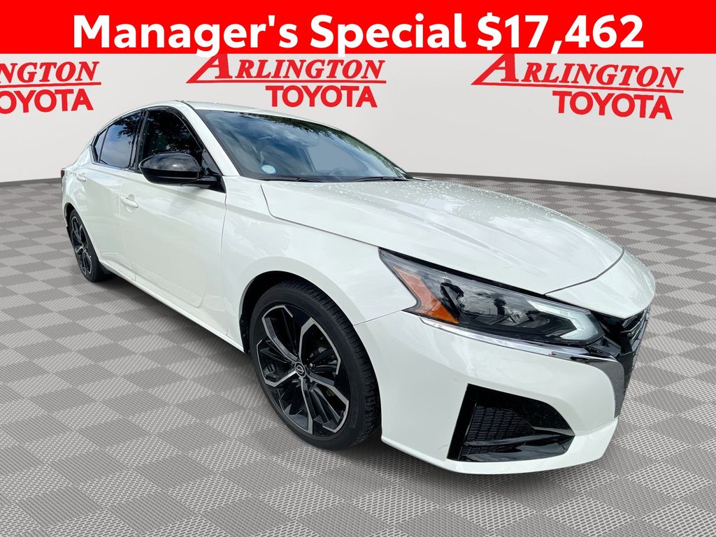 2024 Nissan Altima SR