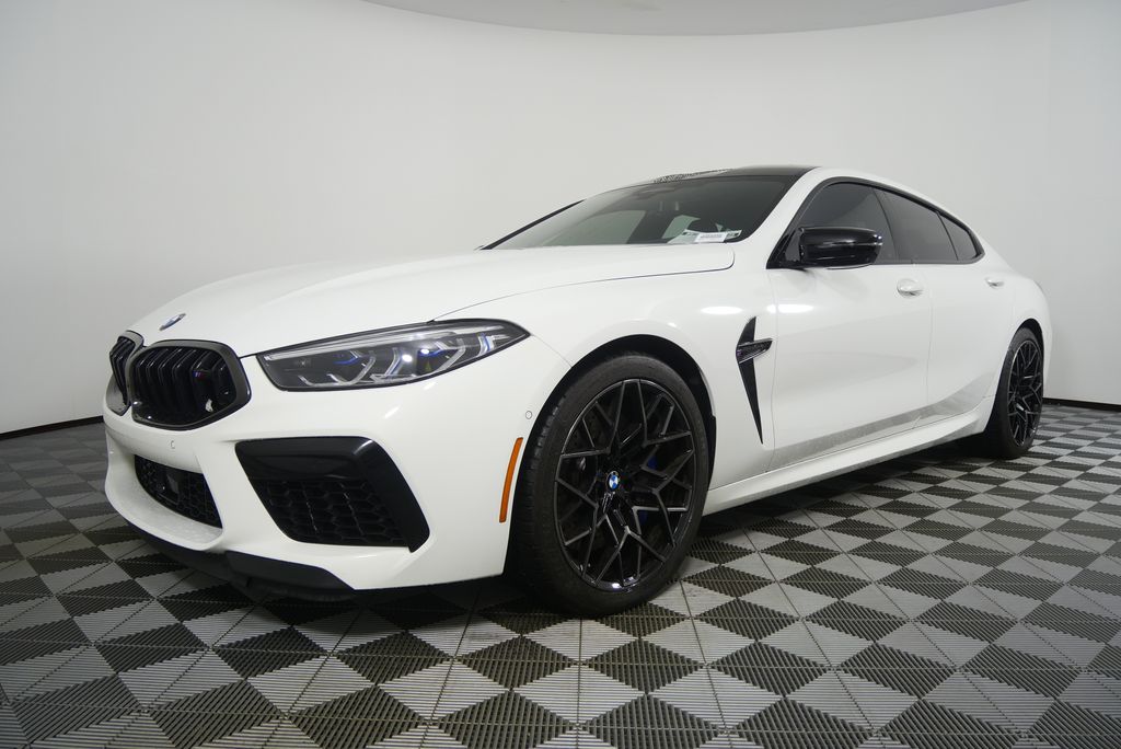 Thumbnail: 2022 BMW M8 - 10
