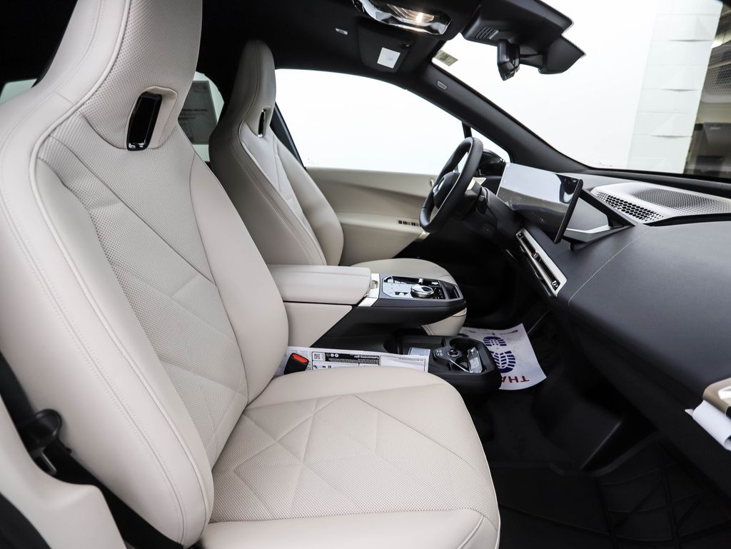 Thumbnail: 2026 BMW iX - 31