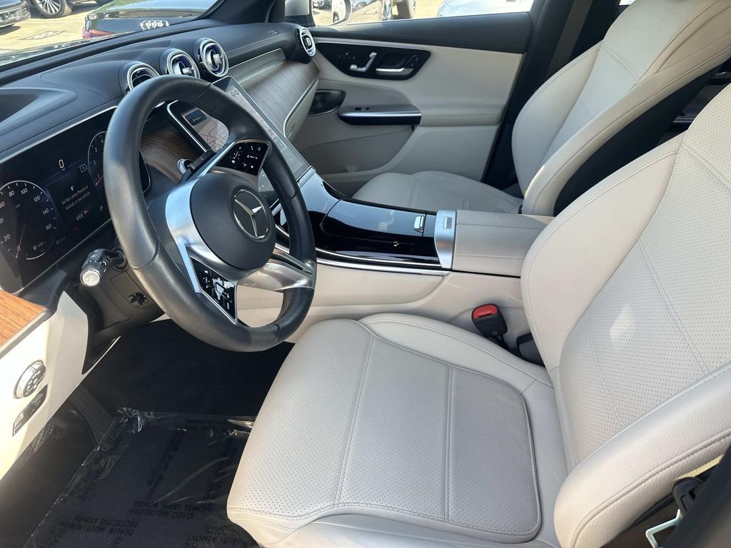 Thumbnail: 2023 Mercedes-Benz GLC - 16
