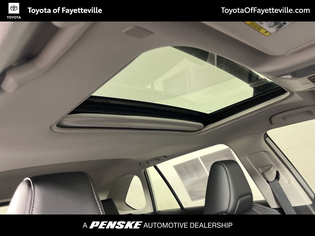 Thumbnail: 2025 Toyota RAV4 - 12