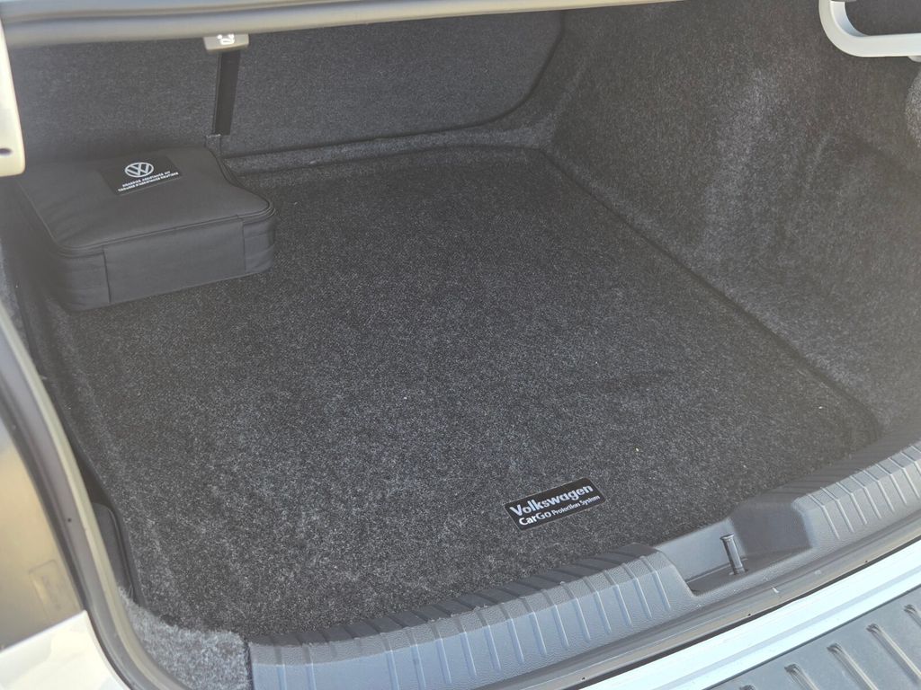 2023 Volkswagen Jetta - $19,500