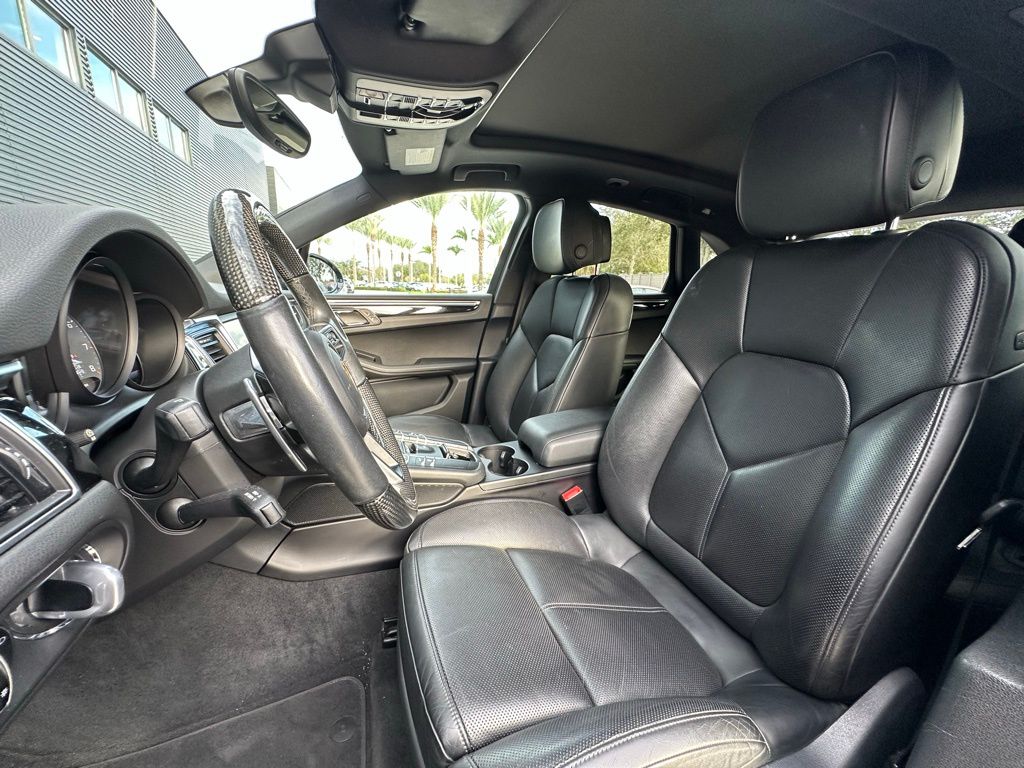 Thumbnail: 2016 Porsche Macan - 5