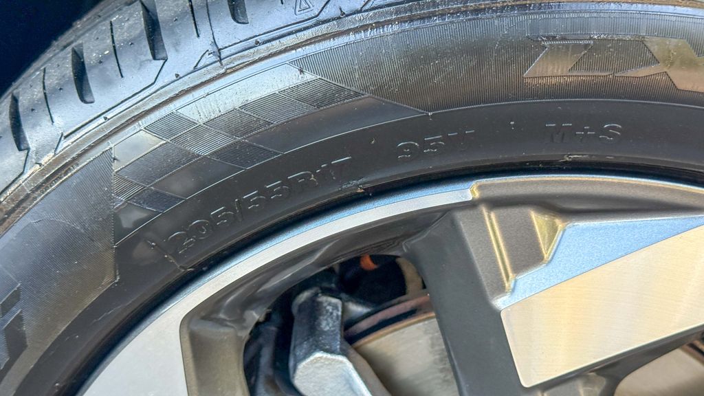 Used 2024 Hyundai Venue SEL 4D Sport Utility