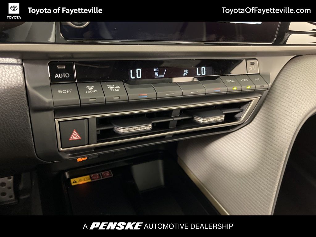 2025 Toyota Camry SE 30