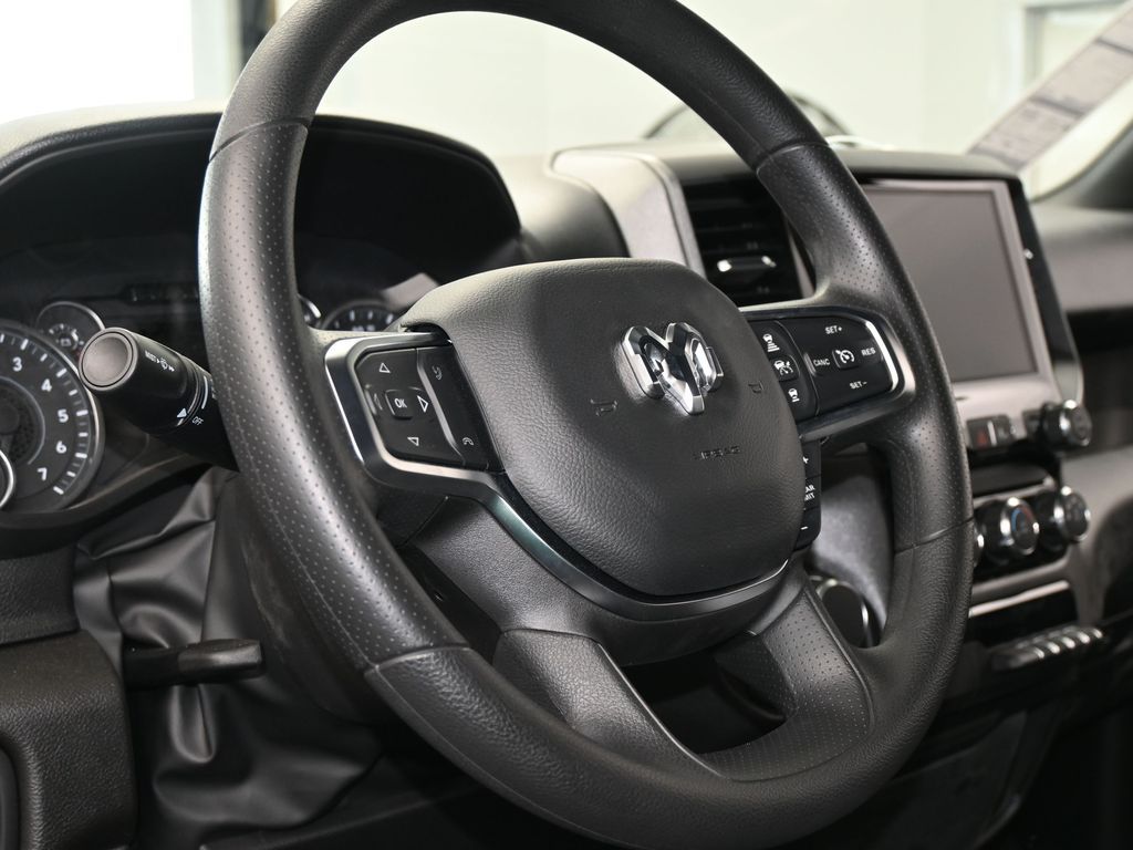 New 2026 Diamond Black Crystal Pearlcoat Ram Express image 13