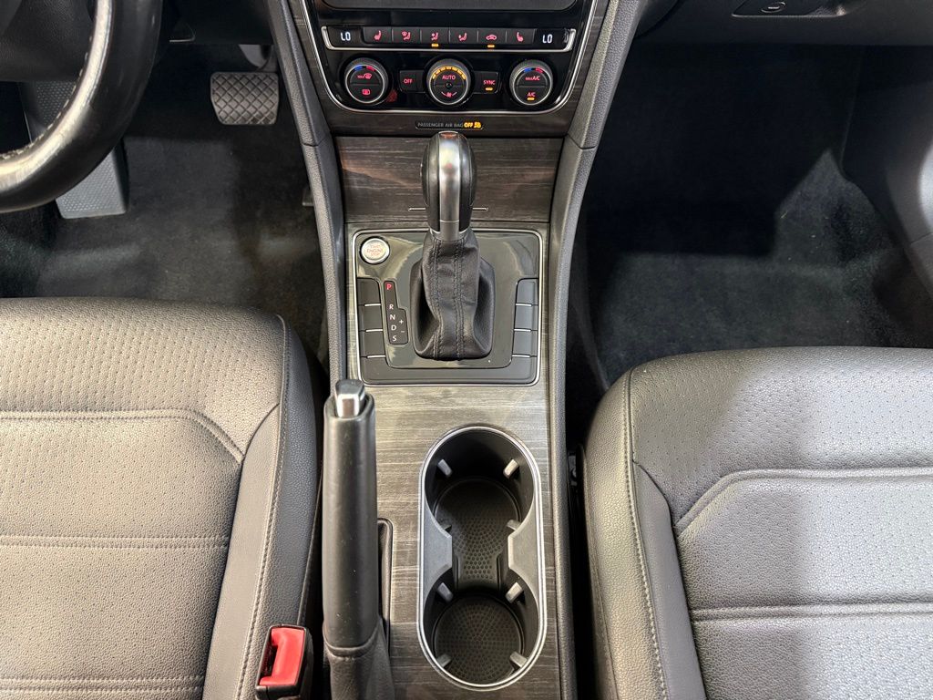 2017 Volkswagen Passat 1.8T SE