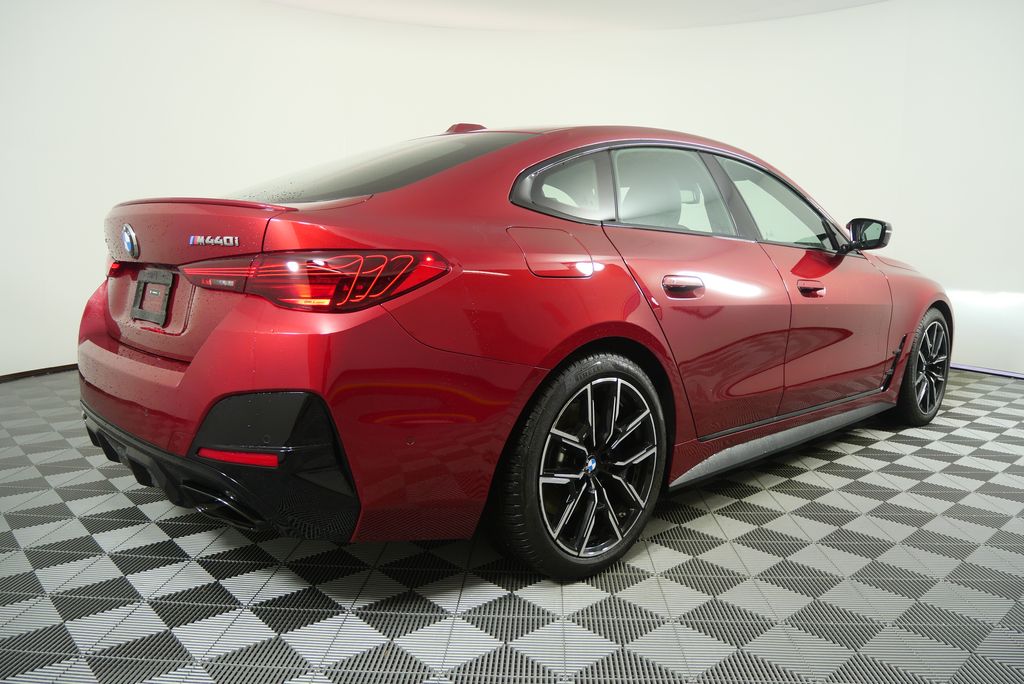 Thumbnail: 2025 BMW 4 Series - 3