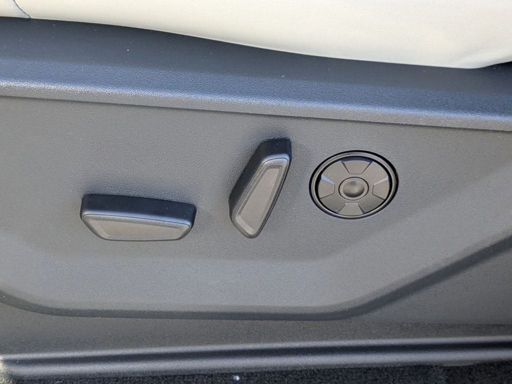 2025 Ford Expedition Platinum MAX