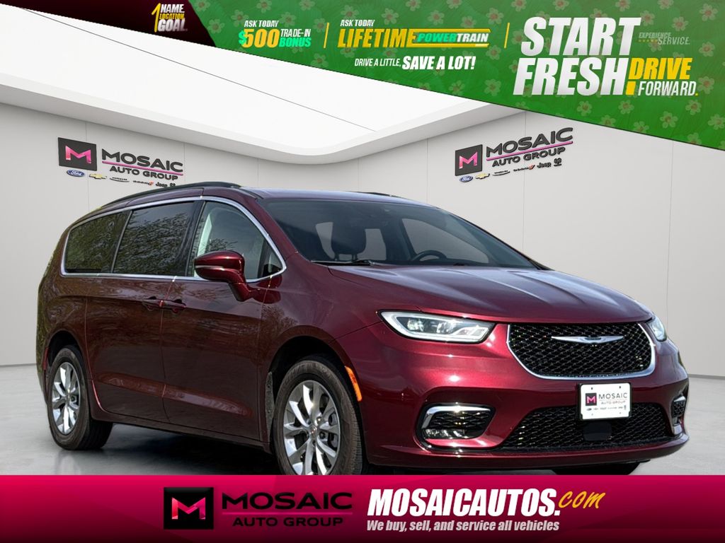 Used 2022 Chrysler Pacifica Touring L Vans