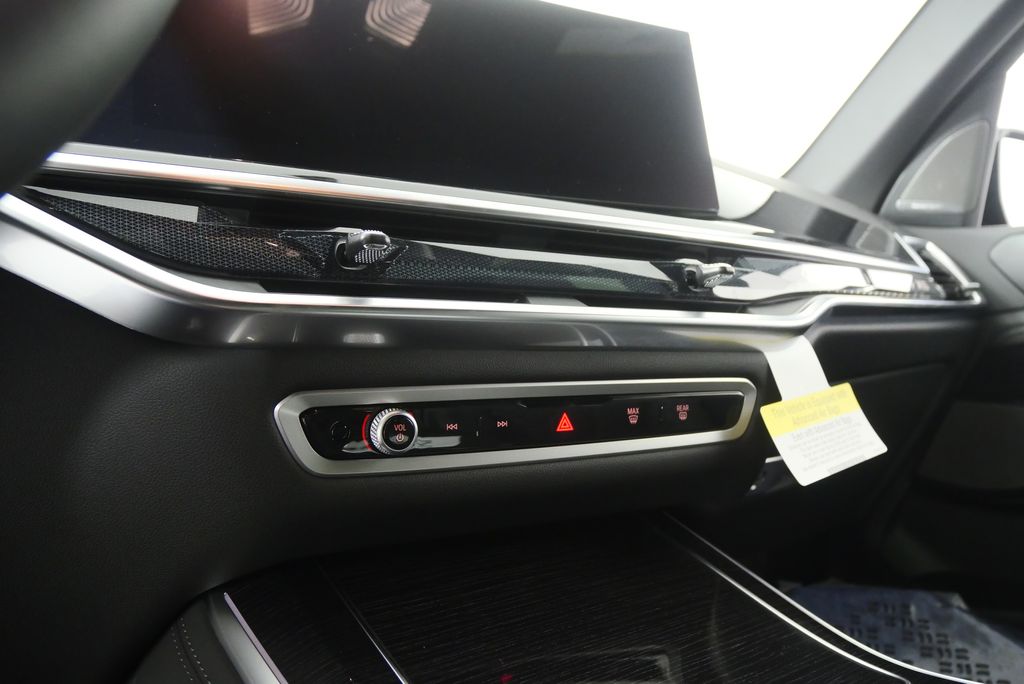 Thumbnail: 2026 BMW X5 - 19