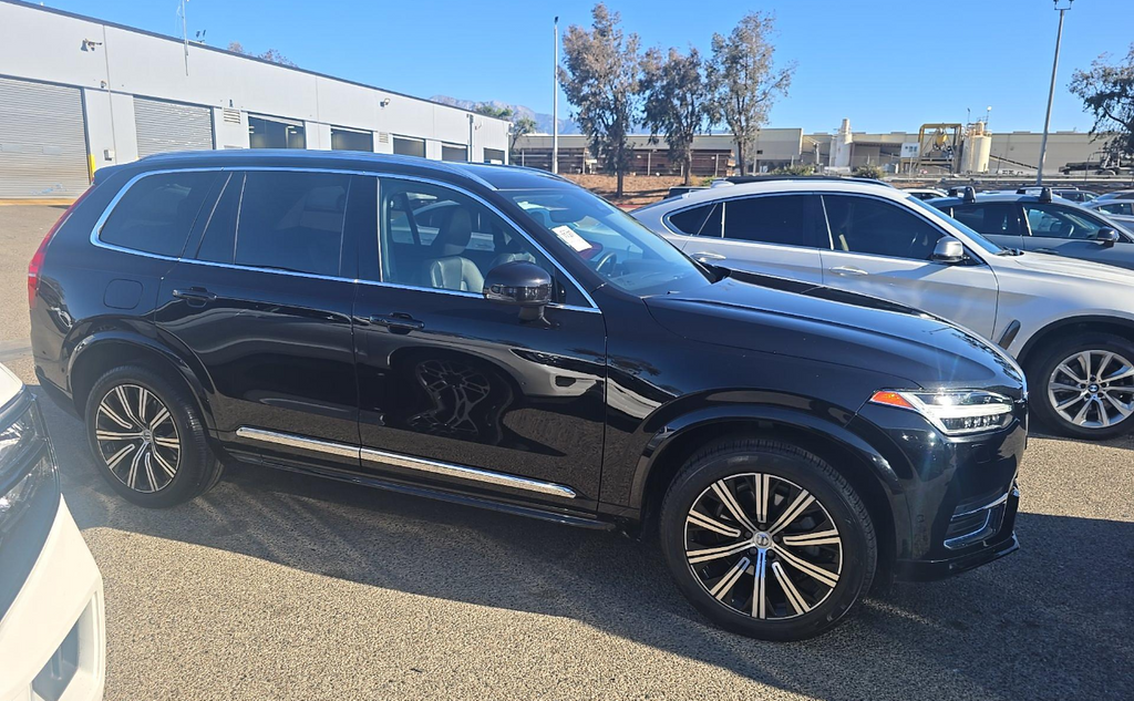 Onyx Black Metallic 2023 Volvo XC90 B6 Plus Bright Theme 7-Passenger AWD SUV / Crossover All-Wheel Drive Automatic